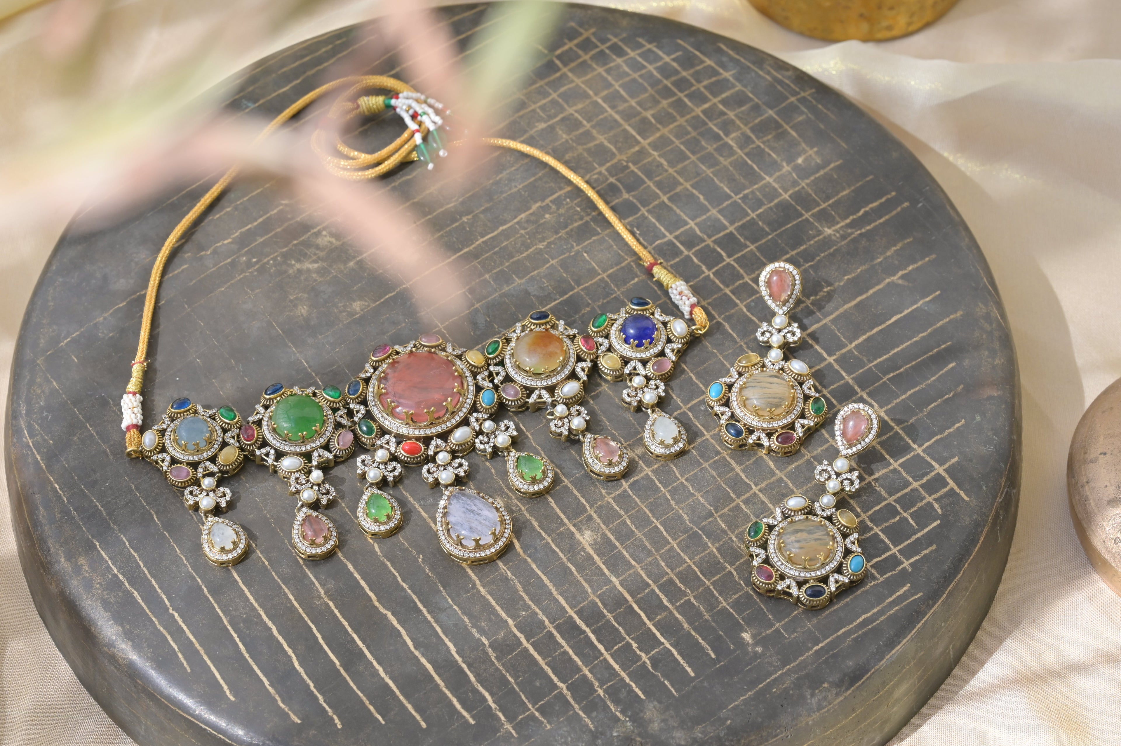 Multicolor Stone Choker Set