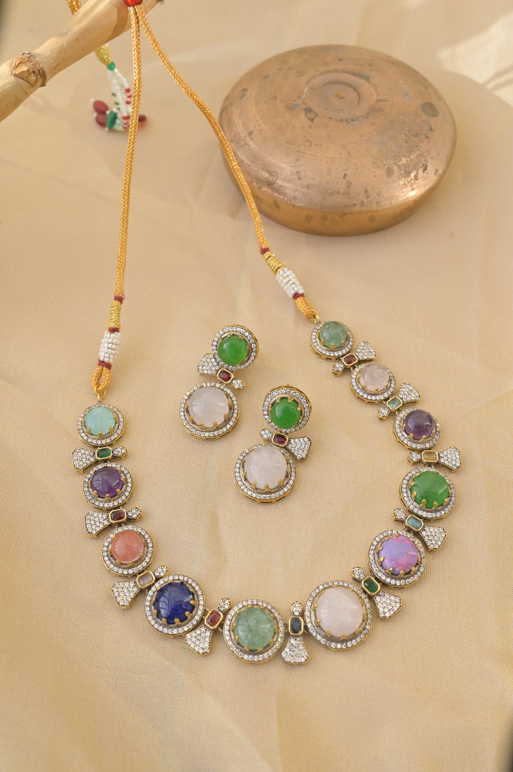 Multicolor Stone Necklace Set