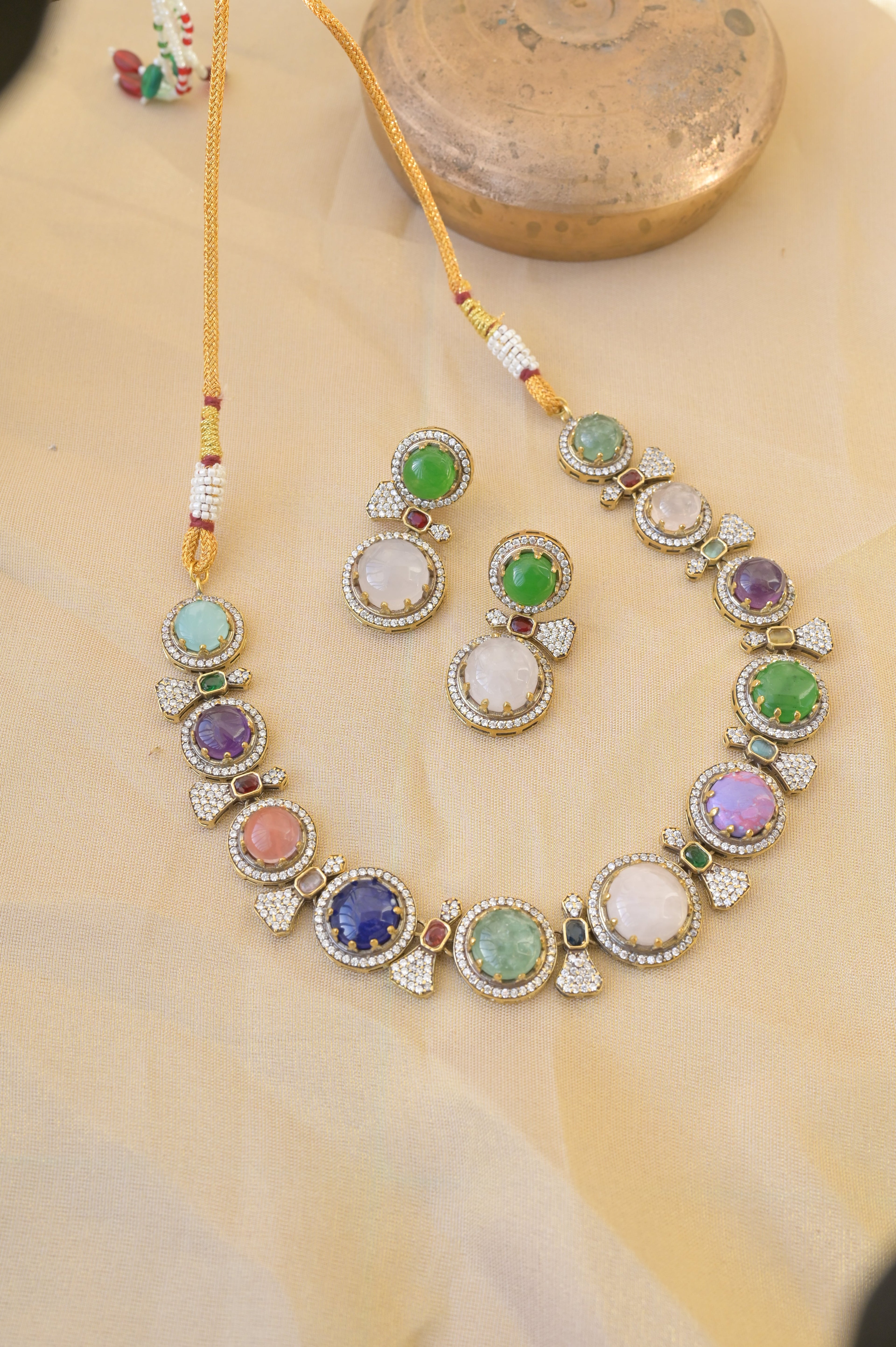 Multicolor Stone Necklace Set