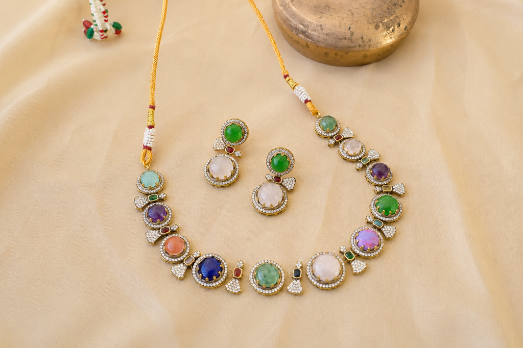 Multicolor Stone Necklace Set